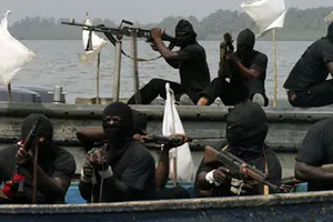 Cướp biển thường tấn công tàu và bắt cóc đòi tiền chuộc ở các vùng biển Nigeria. Ảnh minh họa: CHANNELSTV