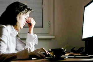 Nguy cơ mắc bệnh ung thư ở lao động nữ làm ca đêm