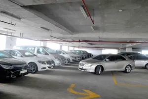 Một tầng đậu xe tại bãi xe 326 Võ Văn Kiệt, quận 1                                                            Ảnh: CAO THĂNG