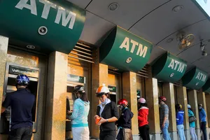 Ngân hàng điện tử:  Tăng tiện ích, giảm chi phí