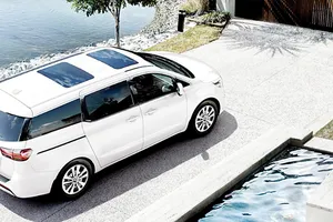 Kia Việt Nam công bố giá bán tháng 5-2018 thống nhất trên toàn quốc