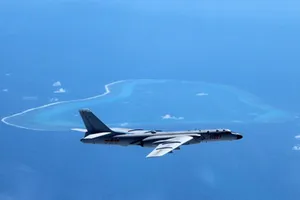 Máy bay ném bom chiến lược H-6K của Trung Quốc. Ảnh: Reuters