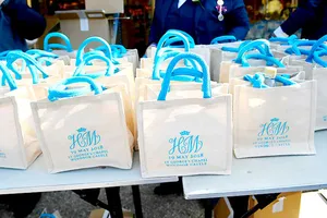 Đấu giá túi quà tặng trong đám cưới Hoàng gia Anh