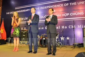 Kỷ niệm lần thứ 242 Quốc khánh Hoa Kỳ