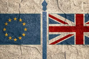 Đường ra trắc trở