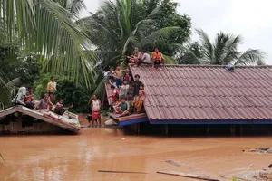 Cảnh ngập lụt sau khi đập thủy điện ở tỉnh Attapeu, Lào bị vỡ ngày 24-7. (Nguồn: THX/TTXVN)