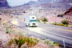 Uber ngừng sản xuất xe tải tự lái 