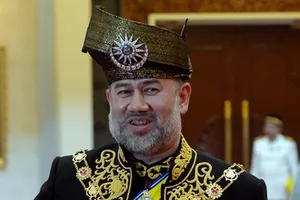 Vua Malaysia hủy tiệc sinh nhật, góp quỹ công 