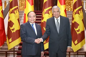 Thủ tướng Nguyễn Xuân Phúc và Thủ tướng Sri Lanka Ranil Wickremesinghe - Ảnh: VGP
