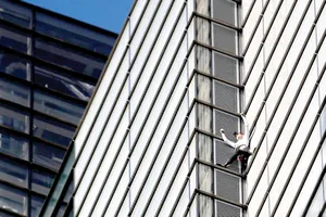 “Người nhện” Pháp bị bắt ở London