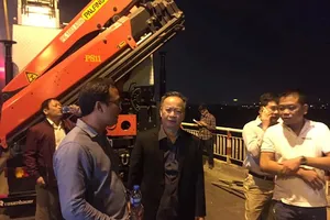 Lãnh đạo UBND TP Hà Nội  và UB ATGT quốc gia có mặt để chỉ đạo công tác tìm kiếm.