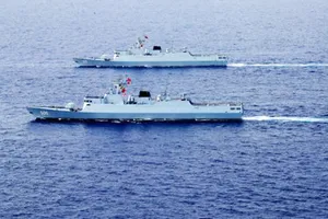 Mỹ cảnh báo Trung Quốc ngừng quân sự hóa biển Đông