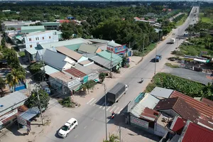 Tỉnh lộ 9 qua huyện Củ Chi                       Ảnh: CAO THĂNG