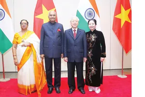 Tổng Bí thư, Chủ tịch nước Nguyễn Phú Trọng và phu nhân đón Tổng thống Ấn Độ Ram Nath Kovind và  phu nhân     Ảnh: TTXVN