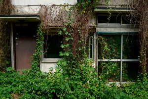 Nỗi buồn nhà bỏ trống