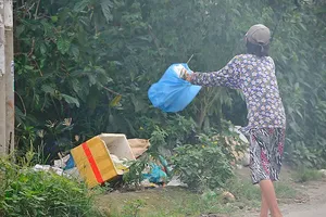 Cần chế tài mạnh đối với hành vi xả rác bừa bãi