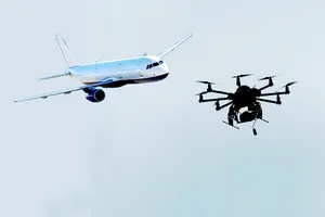 Anh cấm drone hoạt động gần sân bay