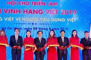 Khai mạc Hội chợ triển lãm “Tôn vinh hàng Việt 2019”