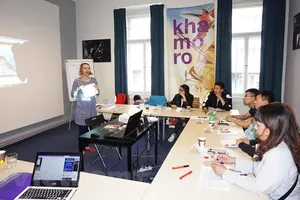 Một buổi học dành cho người Việt Nam. (Ảnh: Vietnam+) 