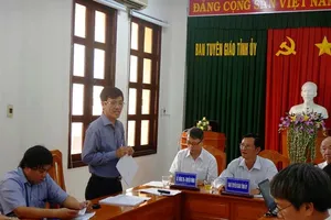 Cách chức cán bộ làm lộ đề thi lớp 12 ở Bình Thuận