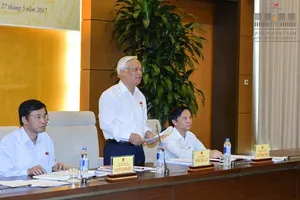 Phó Chủ tịch Quốc hội, Trưởng Đoàn giám sát Uông Chu Lưu phát biểu tại Phiên họp         Ảnh: Đình Nam