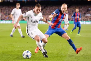 Kế hoạch mua Verratti (trái) của Barca rất khó khăn vì vấn đề tài chính.