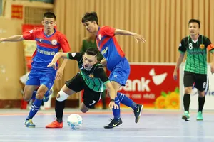 Sanatech Khánh Hòa (7) áp sát ngôi đầu bảng của Thái Sơn Nam. Ảnh: Cao Tường