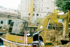 Dự án Tân Bình Apartment đang bị ngưng thi công chờ xử lý sai phạm (ảnh chụp sáng 16-5)