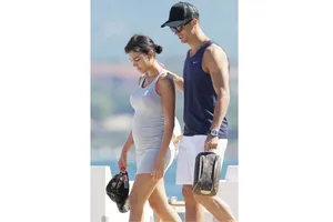 Vòng 2 to bất thường của Georgina.  ​