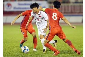 Công Phượng (giữa) lập cú đúp trong chiến thắng của U22 Việt Nam