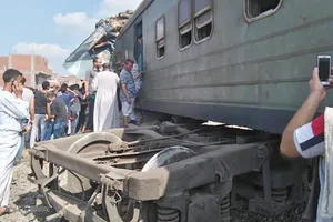 Hiện trường tai nạn gần ga Khorsid ở ngoại ô TP Alexandria, Ai Cập, ngày 11-8-2017. Ảnh: TWITTER/AMR KHALIFA