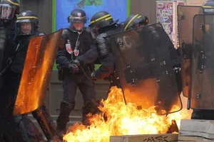 Pháp: Biểu tình biến thành bạo loạn