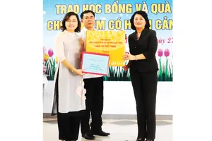 Phó Chủ tịch nước Đặng Thị Ngọc Thịnh tại buổi trao học bổng và quà trung thu