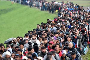 Dòng người tị nạn vào châu Âu. Ảnh: express.co.uk