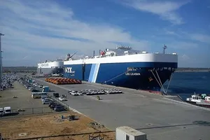 Trước đó, Trung Quốc cũng đã đầu tư 1,1 tỷ USD để kiểm soát cảng biển Hambantota  của Sri Lanka. Ảnh: BUSINESS STANDARD