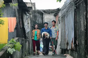 Bộ ba diễn viên chính của 798Mười