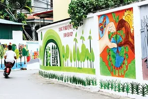 Một góc làng bích họa ở Tam Thanh, Tam Kỳ, Quảng Nam.  