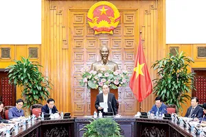 Thủ tướng Nguyễn Xuân Phúc phát biểu tại cuộc họp về phát triển hạ tầng