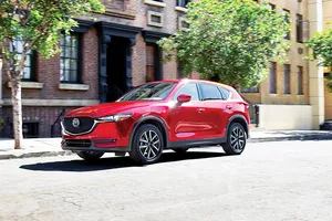 Vì sao Mazda CX-5 luôn thống trị trong phân khúc CUV?