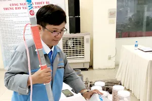 Kỹ sư Công ty TNHH Ewater Engineering giới thiệu thiết bị Ewater