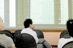 Chỉ số VN-Index đã trượt khỏi ngưỡng 900 điểm. Ảnh: THÀNH TRÍ  ​