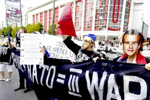 Biểu tình phản đối Hội nghị thượng đỉnh NATO tại Brussels