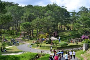 “Nóng” tour cự ly gần dịp lễ 2-9