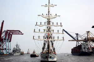 Đua thuyền buồm thúc đẩy phát triển kinh tế hàng hải