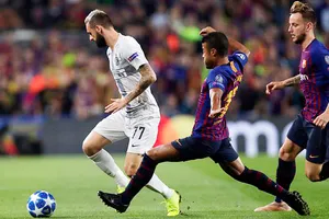 Barcelona (phải) trong chiến thắng 2 - 0 trước đội khách Inter Milan.