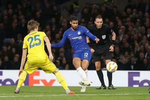 Ruben Loftus-Cheek (áo xanh, Chelsea) lập cú hattrick vào lưới BATE Borisov