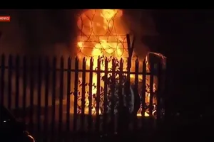 Máy bay của chủ tịch CLB Leicester City bùng cháy dữ dội sau khi rơi