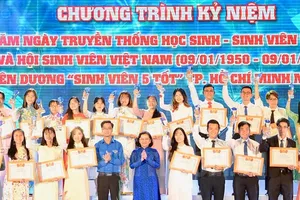 Tuyên dương 192 tập thể, cá nhân “Sinh viên 5 tốt”