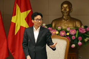 Phó Thủ tướng Vũ Đức Đam phát biểu tại cuộc họp. Ảnh: VGP/Đình Nam