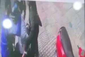 Ông Đoàn nhận hối lộ bị bắt quả tang. 